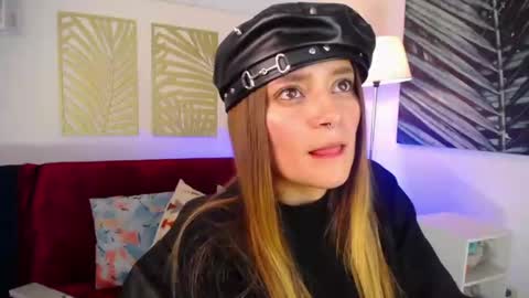 Nicole online show from February 25, 2025, 4:14 am