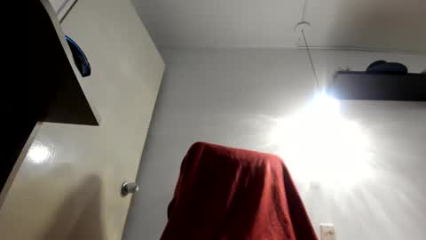 Snapshot of hathor_01_ chatting on January 17, 2025, 6:33 pm andres online show from January 17, 2025, 6:33 pm