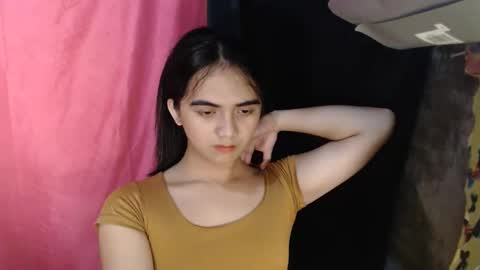 Snapshot of hawadiha chatting on April 18, 2026, 6:45 pm LIX online show from April 18, 2026, 6:45 pm