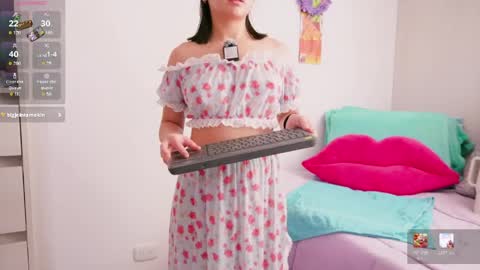 Snapshot of hawaiibliss chatting on April 5, 2026, 2:14 pm hawaiibliss online show from April 5, 2026, 2:14 pm