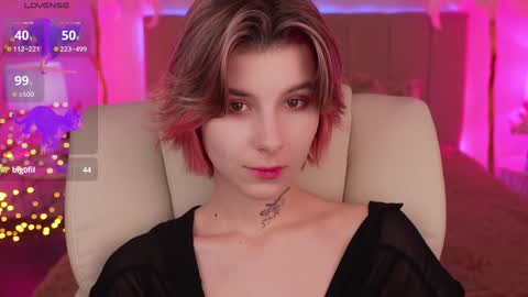 haylaamber online show from December 13, 2024, 8:26 pm