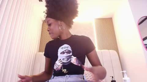 Snapshot of hazel_kataleya chatting on April 25, 2026, 7:11 pm kataleya online show from April 25, 2026, 7:11 pm