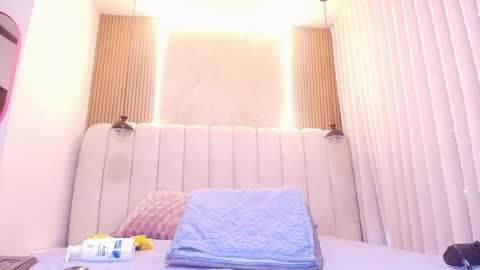 Snapshot of hazel_kataleya chatting on May 6, 2026, 7:19 pm kataleya online show from May 6, 2026, 7:19 pm