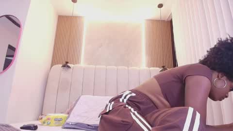 Snapshot of hazel_kataleya chatting on May 9, 2026, 7:19 pm kataleya online show from May 9, 2026, 7:19 pm
