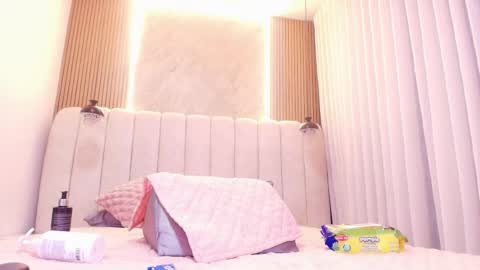 Snapshot of hazel_kataleya chatting on May 12, 2026, 7:33 pm kataleya online show from May 12, 2026, 7:33 pm