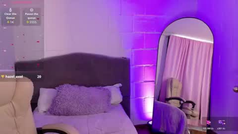 HAZEL LYNN ROSS online show from June 25, 2026, 6:23 pm