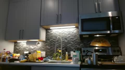 Hazel online show from February 2, 2025, 9:23 pm