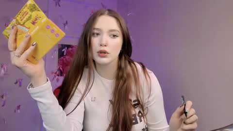 Snapshot of hazel_sullivan chatting on April 21, 2026, 8:31 am Hazel online show from April 21, 2026, 8:31 am