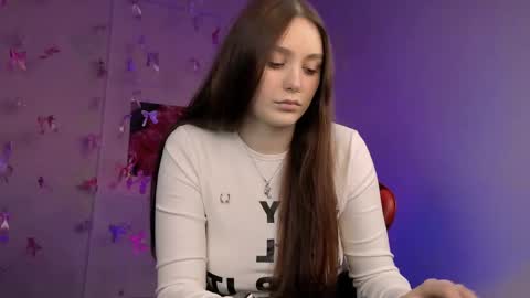 Snapshot of hazel_sullivan chatting on May 1, 2026, 8:19 am Hazel online show from May 1, 2026, 8:19 am