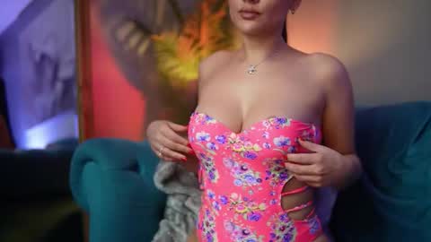 Snapshot of hazelgalaxy chatting on November 30, 2025, 7:18 pm Hazel online show from November 30, 2025, 7:18 pm