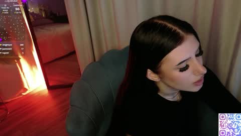 hazelhayess online show from April 18, 2026, 7:58 pm