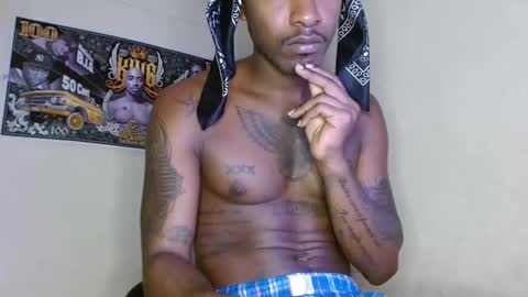 hazlan_420 online show from October 8, 2025, 12:14 pm