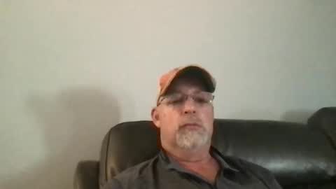 Snapshot of hdeuce22 chatting on February 3, 2025, 8:24 pm Hdeuce22 online show from February 3, 2025, 8:24 pm