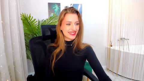 heartedlove_1 online show from March 3, 2025, 12:05 pm