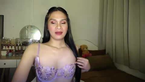 Snapshot of heather_bbyy chatting on December 19, 2025, 6:48 pm heather_bbyy online show from December 19, 2025, 6:48 pm