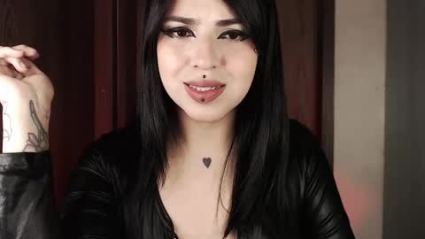 Snapshot of heatherdemonzx_ chatting on January 10, 2026, 3:52 am HEATHER DEMONZX Please help me to reach 100 thumbs up online show from January 10, 2026, 3:52 am