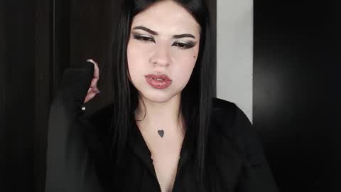 Snapshot of heatherdemonzx_ chatting on March 11, 2026, 4:18 am HEATHER DEMONZX Please help me to reach 100 thumbs up online show from March 11, 2026, 4:18 am