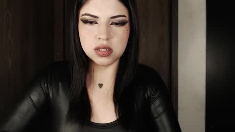 Snapshot of heatherdemonzx_ chatting on March 17, 2026, 11:30 pm HEATHER DEMONZX Please help me to reach 100 thumbs up online show from March 17, 2026, 11:30 pm