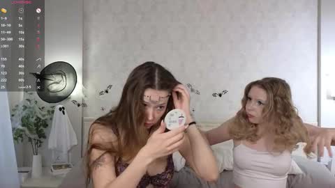 Hi everyone i am Alice pls dont be rude   fav patterns 77  99  111  222  333 online show from November 1, 2025, 2:02 am