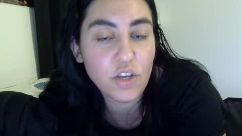 Snapshot of heatwavee chatting on March 5, 2026, 3:19 pm heatwavee online show from March 5, 2026, 3:19 pm