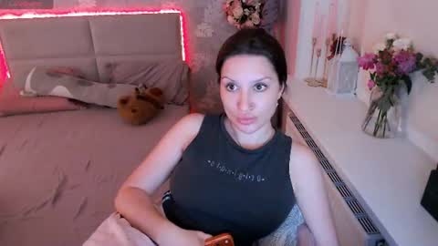 Snapshot of heaven_chloe chatting on June 20, 2026, 8:44 pm Heaven girl online show from June 20, 2026, 8:44 pm