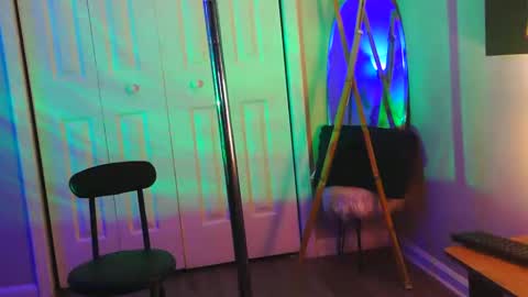 Heavenllyy online show from October 23, 2025, 3:17 am