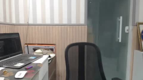 Snapshot of hebertgomes chatting on April 23, 2026, 5:41 am hebertgomes online show from April 23, 2026, 5:41 am