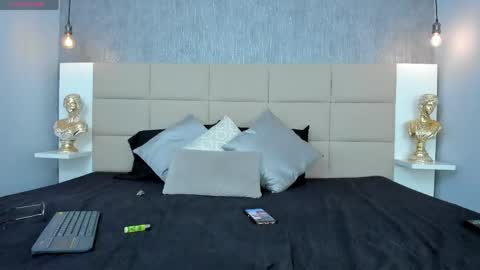 Snapshot of hecate1_ chatting on April 24, 2026, 8:33 pm Keira Hecate online show from April 24, 2026, 8:33 pm