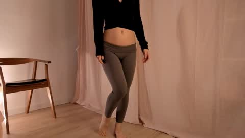 Snapshot of hee_jeen chatting on January 14, 2025, 12:22 am Jeen online show from January 14, 2025, 12:22 am