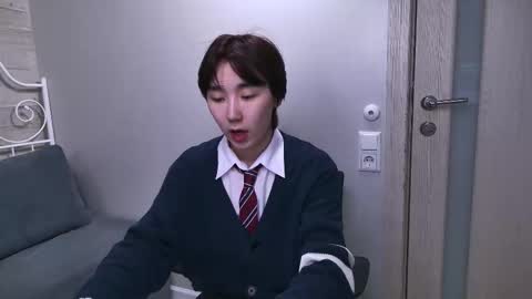 HEEJIN online show from March 23, 2026, 8:02 pm