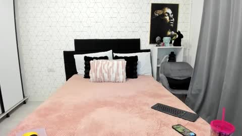 Snapshot of heidixcutie chatting on November 27, 2025, 4:25 am Heidi online show from November 27, 2025, 4:25 am