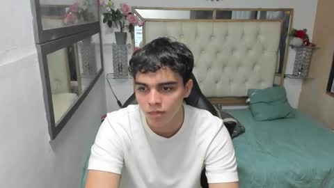 Snapshot of heiker_ chatting on September 25, 2025, 2:59 am heiker_ online show from September 25, 2025, 2:59 am