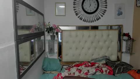 Snapshot of heiker_ chatting on October 19, 2025, 2:56 am heiker_ online show from October 19, 2025, 2:56 am