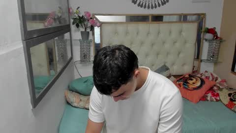 Snapshot of heiker_ chatting on November 5, 2025, 2:22 am heiker_ online show from November 5, 2025, 2:22 am