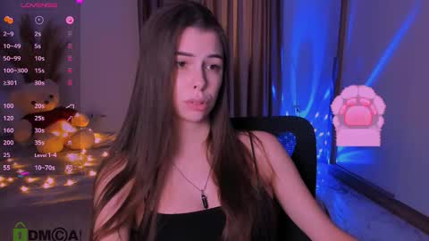 Snapshot of heileymeow chatting on November 22, 2025, 1:43 pm Heiley online show from November 22, 2025, 1:43 pm