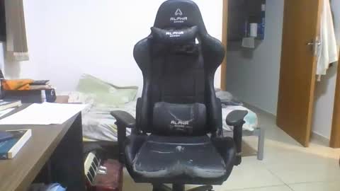 heitorcp1 online show from January 17, 2026, 3:33 am