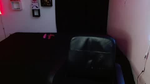 ETHEREAL HEIZER online show from December 22, 2024, 11:52 pm