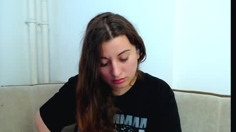 helen_adams_ online show from December 4, 2024, 12:03 pm