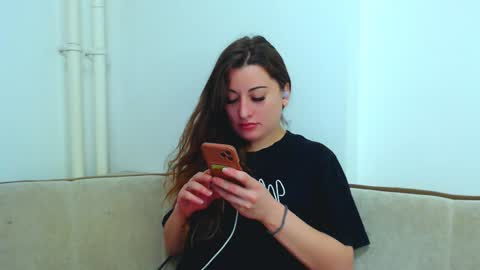 helen_adams_ online show from December 19, 2024, 5:29 am