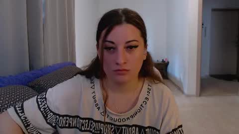 helen_adams_ online show from July 29, 2026, 7:28 am