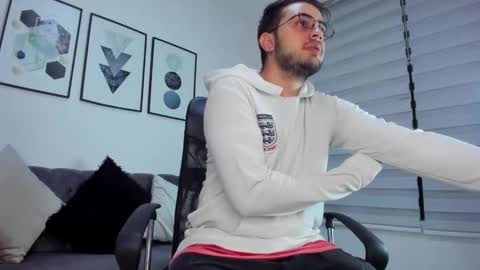 Snapshot of helen_connors chatting on March 25, 2026, 12:22 pm helen online show from March 25, 2026, 12:22 pm