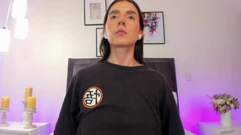 Helen  online show from April 5, 2026, 1:52 pm