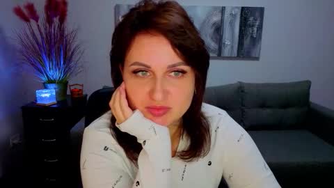 Helen online show from November 13, 2025, 6:45 am