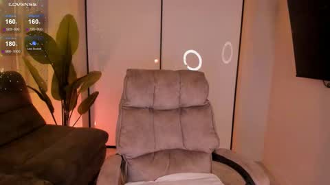 Snapshot of helena_lorente chatting on January 14, 2025, 11:27 pm Helen online show from January 14, 2025, 11:27 pm