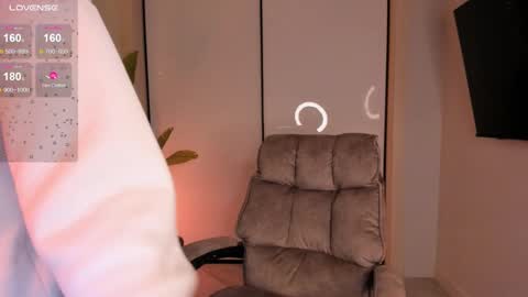 Snapshot of helena_lorente chatting on January 23, 2025, 7:51 pm Helen online show from January 23, 2025, 7:51 pm