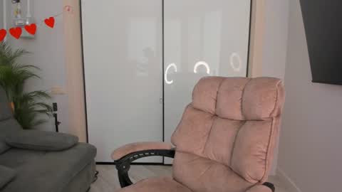 Helen online show from June 20, 2026, 2:42 pm