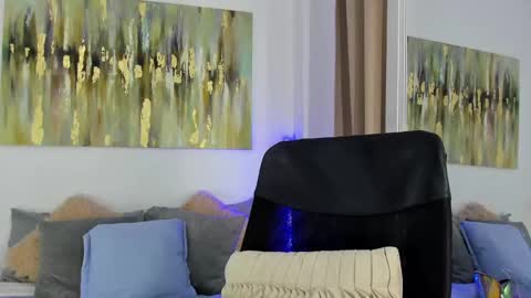 Helena Santos  online show from January 25, 2025, 6:13 pm