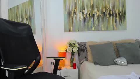 Helena Santos  online show from September 10, 2025, 11:43 am