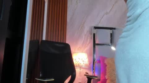 Helena Santos  online show from June 20, 2026, 12:41 pm