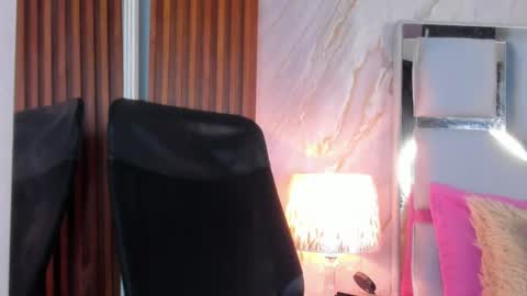 Helena Santos  online show from June 26, 2026, 11:36 am